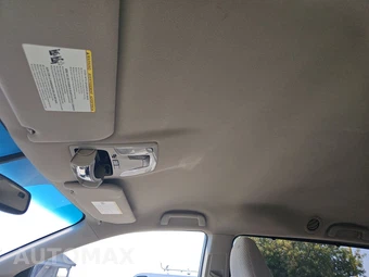 2012 Toyota Sienna LE 8-Passenger 119.3" WB - miniatura 18