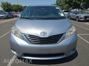 2012 Toyota Sienna LE 8-Passenger 119.3" WB - miniatura 2