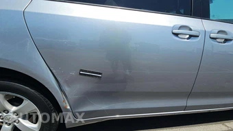 2012 Toyota Sienna LE 8-Passenger 119.3" WB - miniatura 21