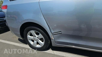 2012 Toyota Sienna LE 8-Passenger 119.3" WB - miniatura 36