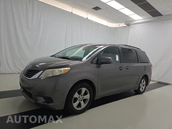 2012 Toyota Sienna LE 8-Passenger 119.3" WB