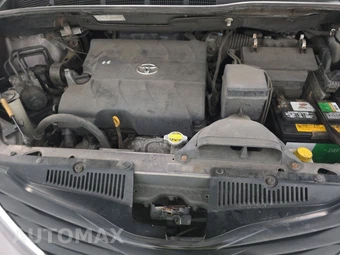 2012 Toyota Sienna LE 8-Passenger 119.3" WB – miniatura 16