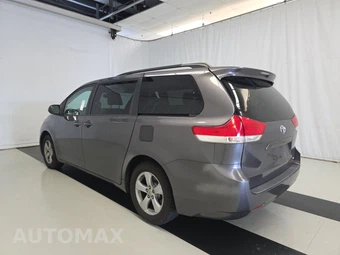 2012 Toyota Sienna LE 8-Passenger 119.3" WB – miniatura 6