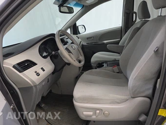 2012 Toyota Sienna LE 8-Passenger 119.3" WB – miniatura 7