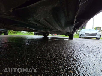 2012 Toyota Sienna LE 8-Passenger 119.3" WB - miniatura 4