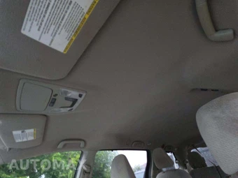 2012 Toyota Sienna LE 8-Passenger 119.3" WB - miniatura 8