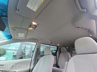 2012 Toyota Sienna LE 8-Passenger 119.3" WB - miniatura 11