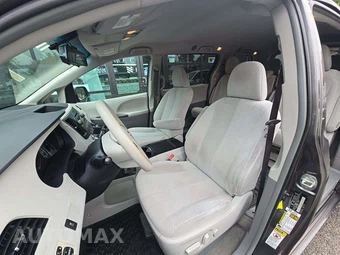 2012 Toyota Sienna LE 8-Passenger 119.3" WB - miniatura 6