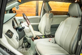 2012 Toyota Sienna Limited 7-Passenger 119.3" WB - miniatura 10