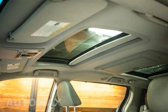 2012 Toyota Sienna Limited 7-Passenger 119.3" WB - miniatura 24