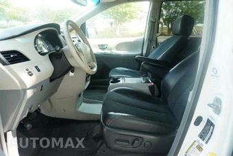 2012 Toyota Sienna SE 8-Passenger 119.3" WB - miniatura 10