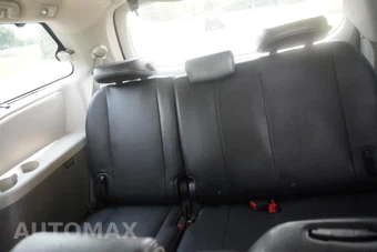 2012 Toyota Sienna SE 8-Passenger 119.3" WB - miniatura 16