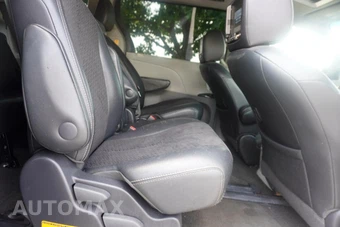 2012 Toyota Sienna SE 8-Passenger 119.3" WB - miniatura 21