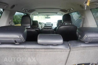 2012 Toyota Sienna SE 8-Passenger 119.3" WB - miniatura 27