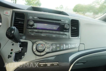 2012 Toyota Sienna SE 8-Passenger 119.3" WB - miniatura 29