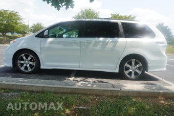 2012 Toyota Sienna SE 8-Passenger 119.3" WB - miniatura 4
