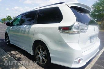 2012 Toyota Sienna SE 8-Passenger 119.3" WB - miniatura 5