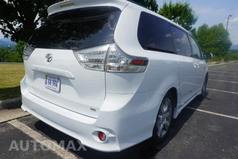 2012 Toyota Sienna SE 8-Passenger 119.3" WB - miniatura 7