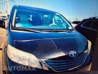 2012 Toyota Sienna XLE 7-Passenger 119.3" WB - miniatura 2