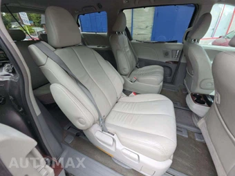 2012 Toyota Sienna XLE 7-Passenger 119.3" WB - miniatura 17
