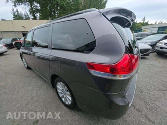 2012 Toyota Sienna XLE 7-Passenger 119.3" WB - miniatura 2