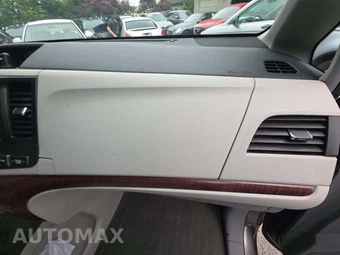 2012 Toyota Sienna XLE 7-Passenger 119.3" WB - miniatura 20