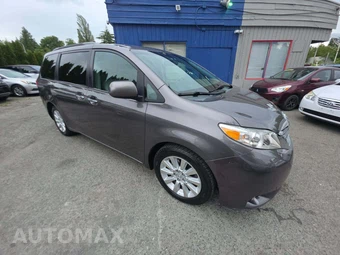 2012 Toyota Sienna XLE 7-Passenger 119.3" WB - miniatura 4