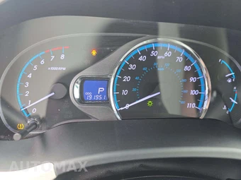 2012 Toyota Sienna XLE 7-Passenger 119.3" WB - miniatura 9