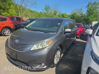 2012 Toyota Sienna XLE 8-Passenger 119.3" WB