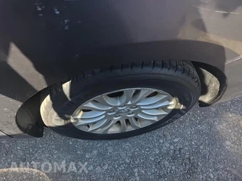 2012 Toyota Sienna XLE 8-Passenger 119.3" WB - miniatura 11