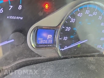 2012 Toyota Sienna XLE 8-Passenger 119.3" WB - miniatura 15