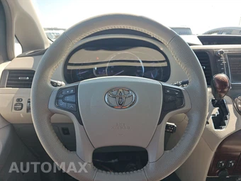 2012 Toyota Sienna XLE 8-Passenger 119.3" WB - miniatura 10