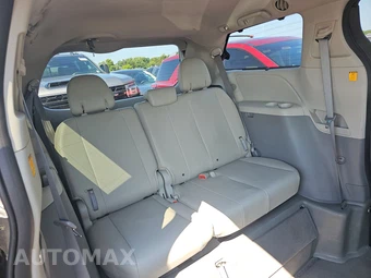 2012 Toyota Sienna XLE 8-Passenger 119.3" WB - miniatura 14