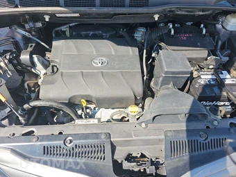 2012 Toyota Sienna XLE 8-Passenger 119.3" WB - miniatura 16