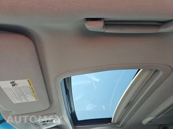 2012 Toyota Sienna XLE 8-Passenger 119.3" WB - miniatura 23