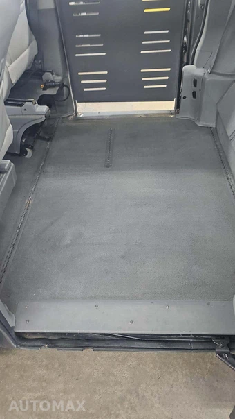 2012 Toyota Sienna XLE 8-Passenger 119.3" WB - miniatura 25