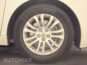 2012 Toyota Sienna XLE 8-Passenger 119.3" WB - miniatura 10