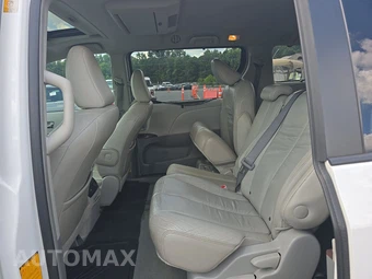 2012 Toyota Sienna XLE 8-Passenger 119.3" WB - miniatura 19