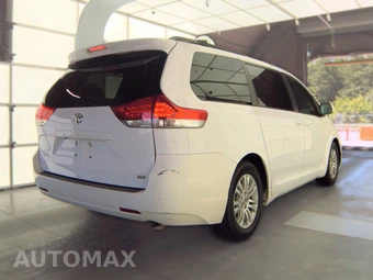 2012 Toyota Sienna XLE 8-Passenger 119.3" WB - miniatura 5