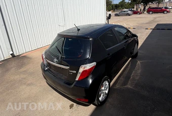 2012 Toyota Yaris LE Hatchback - miniatura 14