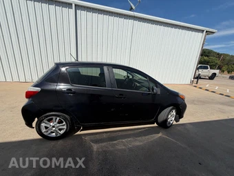 2012 Toyota Yaris LE Hatchback - miniatura 15
