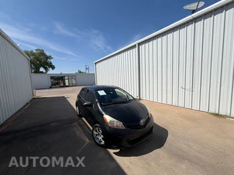 2012 Toyota Yaris LE Hatchback - miniatura 2