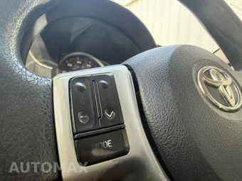 2012 Toyota Yaris LE Hatchback - miniatura 20