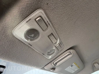 2012 Toyota Yaris LE Hatchback - miniatura 25