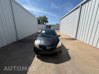 2012 Toyota Yaris LE Hatchback - miniatura 4