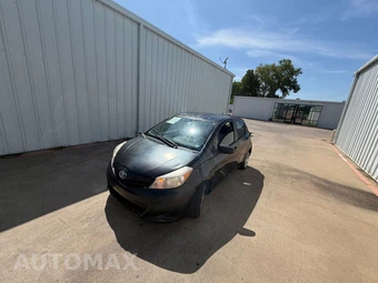 2012 Toyota Yaris LE Hatchback - miniatura 6