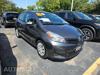 2012 Toyota Yaris LE Hatchback - miniatura 4