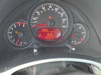 2012 Volkswagen Beetle 2.5L Hatchback – miniatura 12