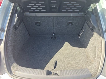 2012 Volkswagen Beetle 2.5L Hatchback – miniatura 17
