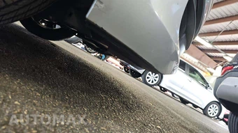 2012 Volkswagen Beetle 2.5L Hatchback – miniatura 19